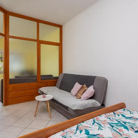 Apartment Sea Breeze *